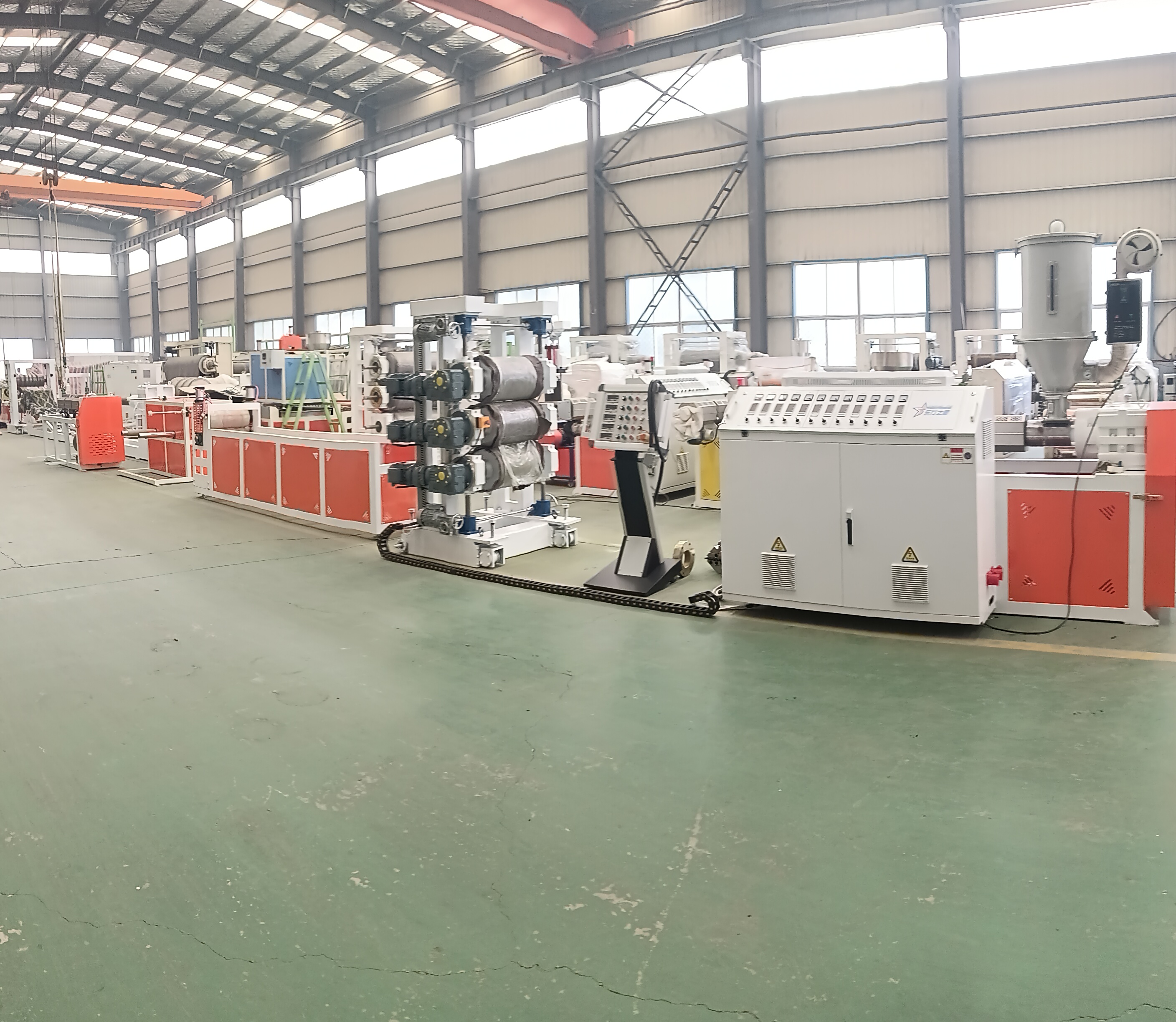 ​पीओके शीट एक्सट्रूडर की विशेषताएं