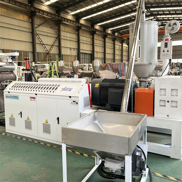 काले रंग की पॉलीथीन पीई एक्सट्रूज़न लाइन एचडीपीई प्लास्टिक शीट मशीन